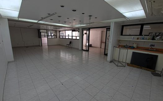 Edificio de Oficinas, Letrán Valle